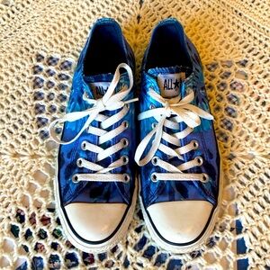 Tie dye converse💜
